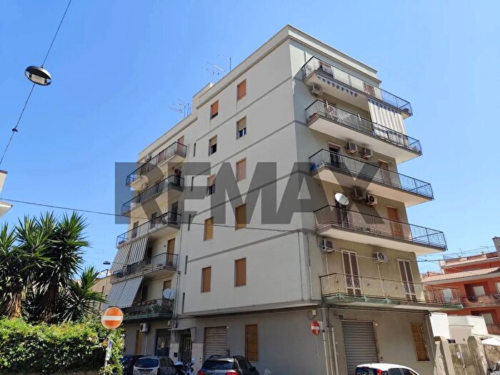 Appartamento trilocale in vendita in Via Giovanni Battista Vaccarini, Siracusa
