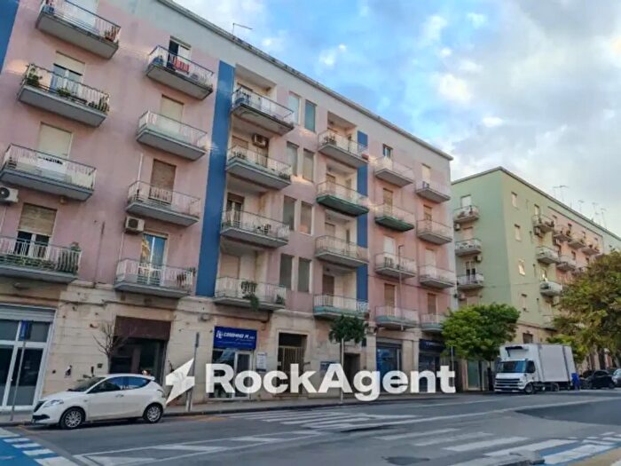 Appartamento con 6 locali in vendita in Viale Teocrito, Siracusa