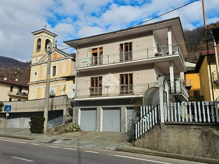 Casa con 8 locali in vendita in Via Bessone Giovanni, Porte