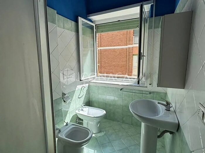 Appartamento trilocale in vendita in Via Vincenzo Cesati, Roma