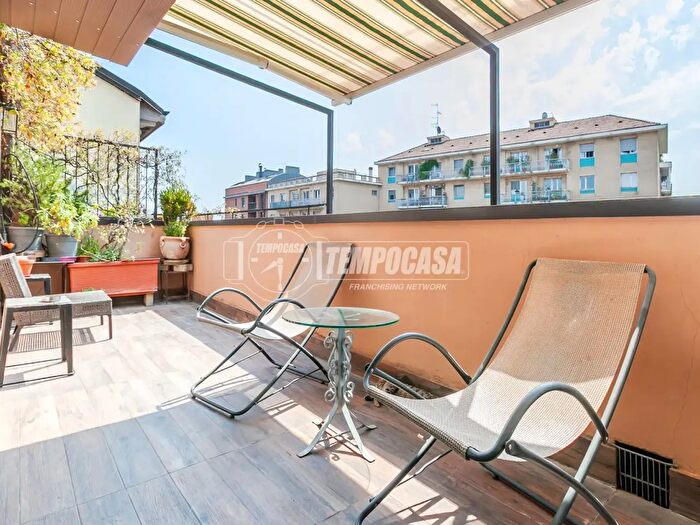 Appartamento quadrilocale in vendita in Via Andrea Solari, Milano