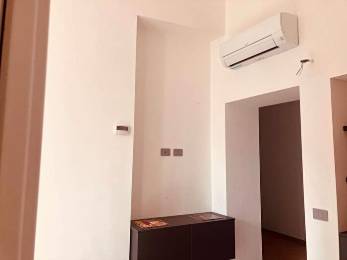 Appartamento trilocale in affitto in Via Evangelista Torricelli, Ascanio Sforza, Milano