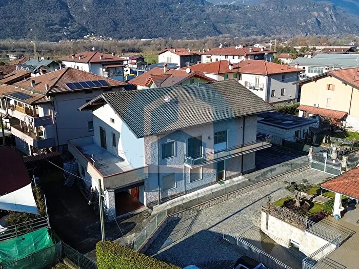 Case in Vendita e in Affitto - 2