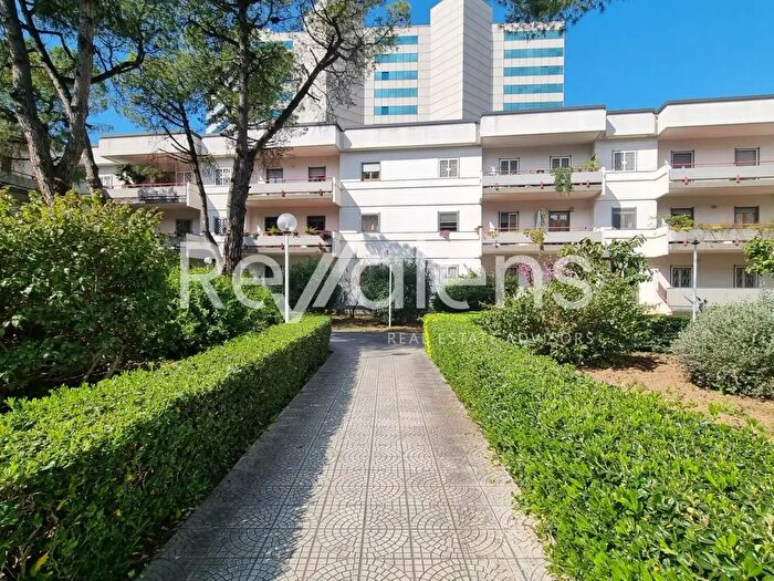 Appartamento con 5 locali in affitto in Bari