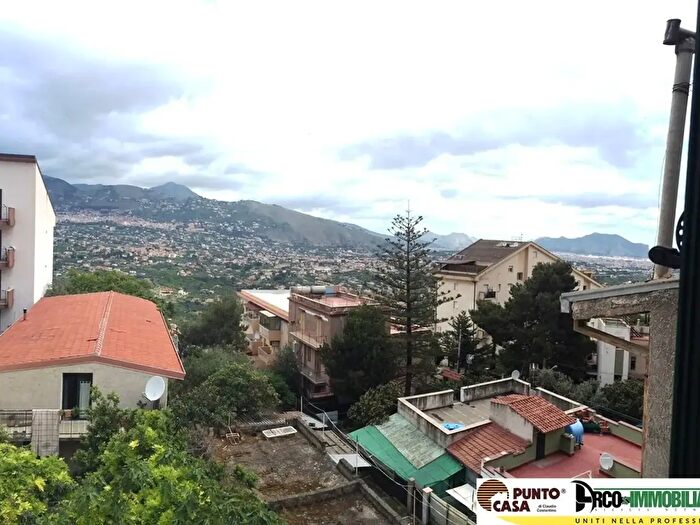 Appartamento con 5 locali in vendita in Via Altofonte, Palermo