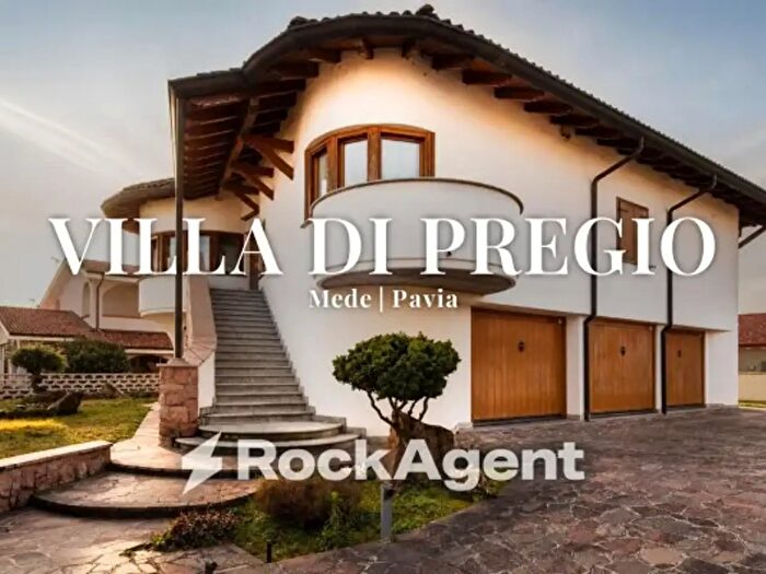 Casa con 6 locali in vendita in Via Don Minzoni, Mede