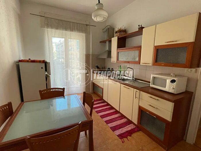 Appartamento quadrilocale in vendita in Via Manfredo Fanti, Genova