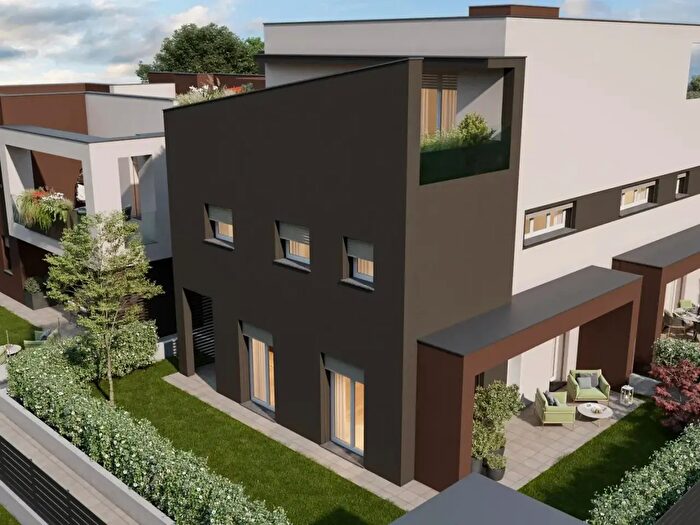 Casa quadrilocale in vendita in Lainate