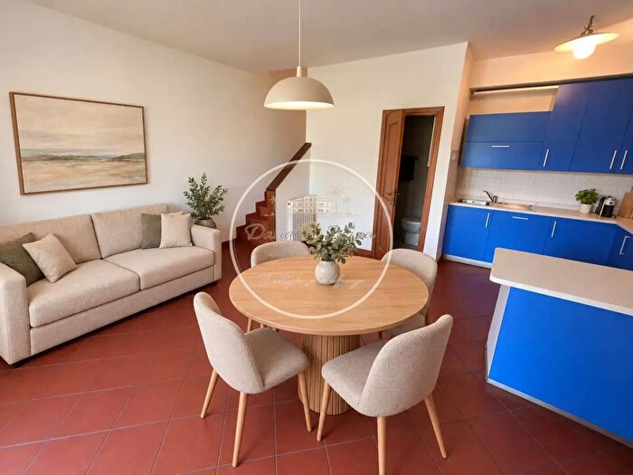 Casa trilocale in vendita in Via Lungomare di Levante, Massa