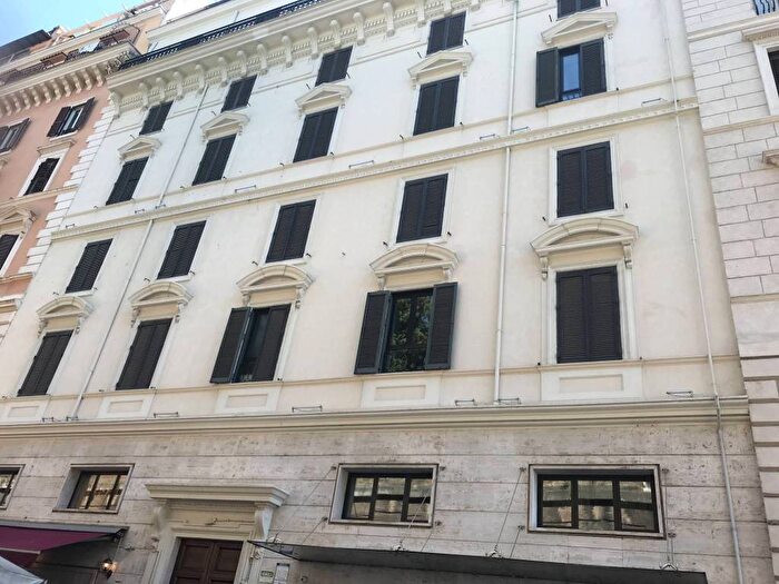 Appartamento trilocale in affitto in Via Aurora, Vittorio Veneto, Roma