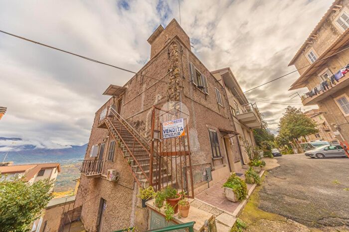 Appartamento trilocale in vendita in Via Bernardino Trasciani, Guidonia Montecelio