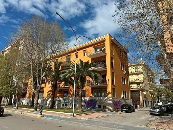 Appartamento quadrilocale in vendita in Via Francesco Figliolia, Foggia