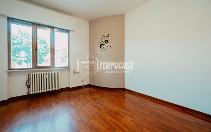 Appartamento quadrilocale in vendita in Piazza Santo Stefano, Robbio