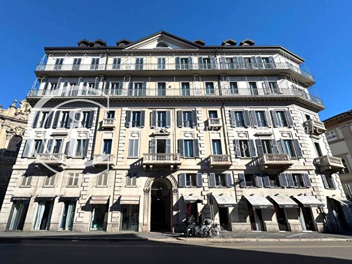 Appartamento bilocale in affitto in Via Senato, Palestro, Milano