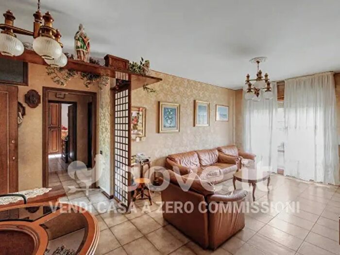 Appartamento trilocale in vendita in Via Neruda, Arsago Seprio