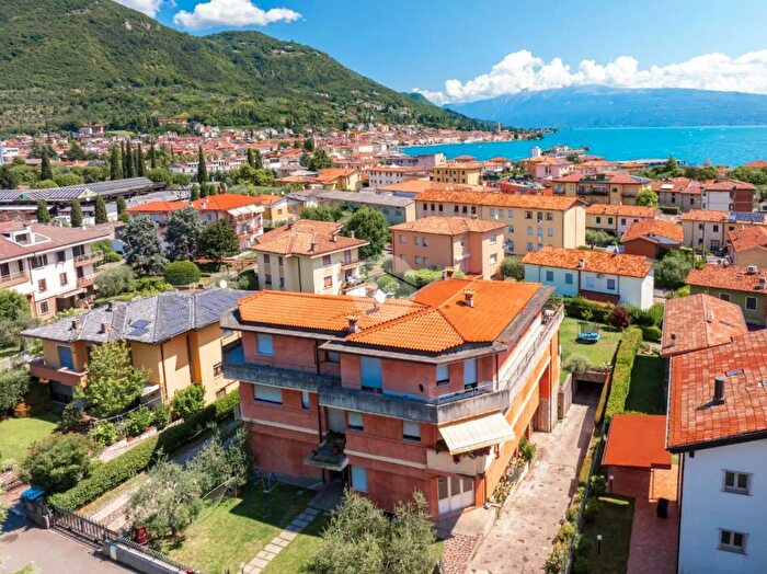 Appartamento quadrilocale in vendita in Via Sorelle Agazzi, Salo