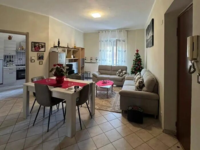 Appartamento trilocale in vendita in Vicolo Luigi Contratti, Asti