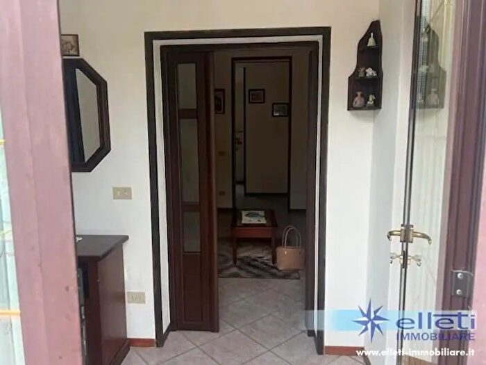 Casa con 9 locali in vendita in Ia Celia, Massa