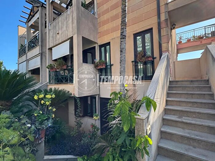 Appartamento quadrilocale in vendita in Via dell'Ulivo, Palermo