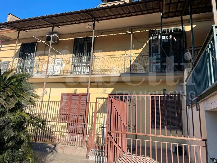 Appartamento trilocale in vendita in Via Martiri Atellani SantArpino Ce, SantArpino