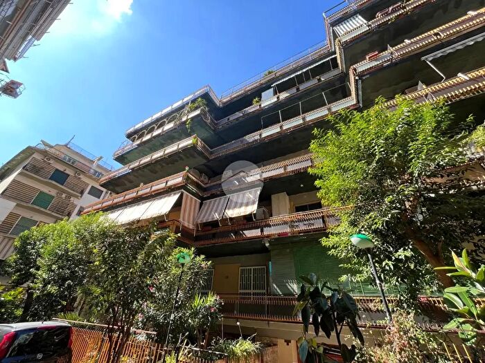 Appartamento trilocale in vendita in Prolungamento di Via Carlo De Marco, Napoli