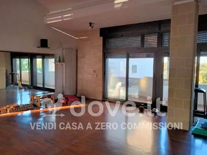 Appartamento con 6 locali in vendita in Latiano