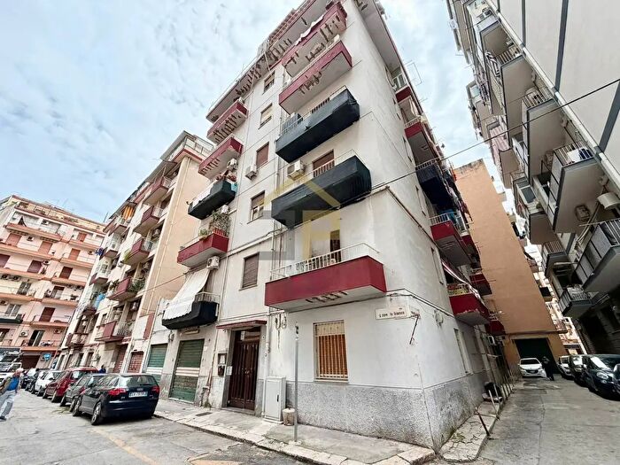 Appartamento quadrilocale in vendita in Via Giuseppe Lo Bianco, Palermo