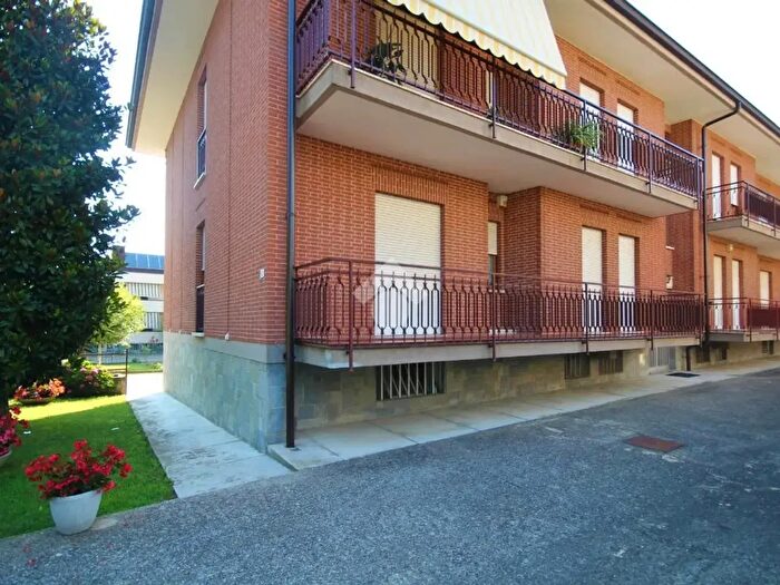 Appartamento quadrilocale in vendita in Strada Profonda, Alba