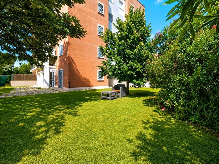 Appartamento trilocale in vendita in Via Pallanza, Casalotti, Roma