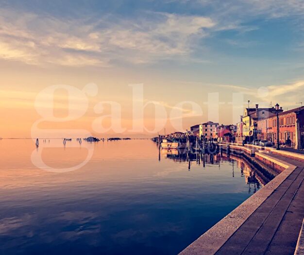 Appartamento bilocale in vendita in Isola di Pelletrina Calle Chiesa Ognisanti, Venezia