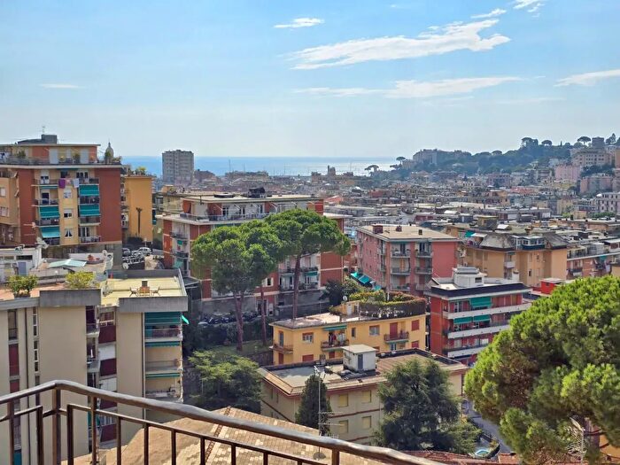 Appartamento bilocale in vendita in Via Ghizolfo, Rapallo