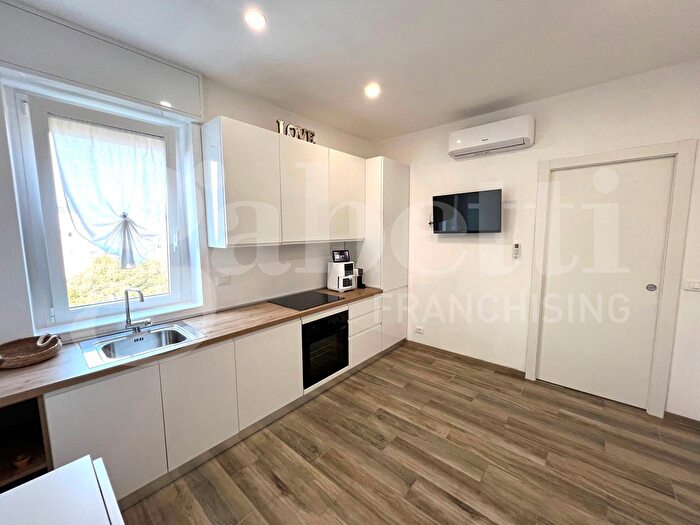 Appartamento bilocale in vendita in Viale Etiopia, Milano