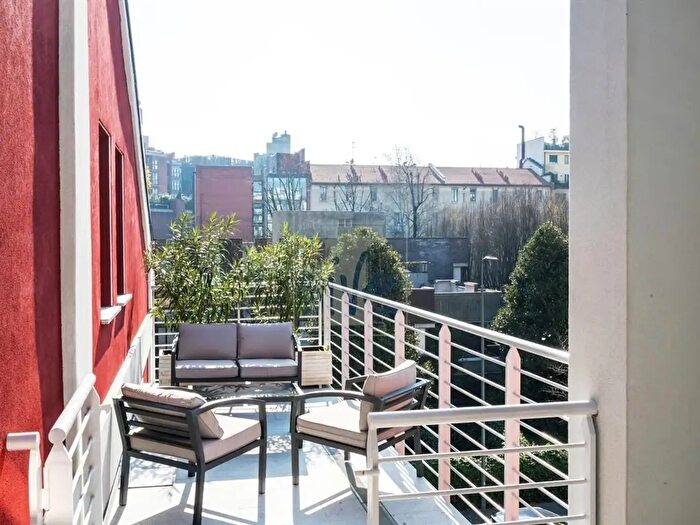 Appartamento quadrilocale in vendita in Via Ferrini, Milano