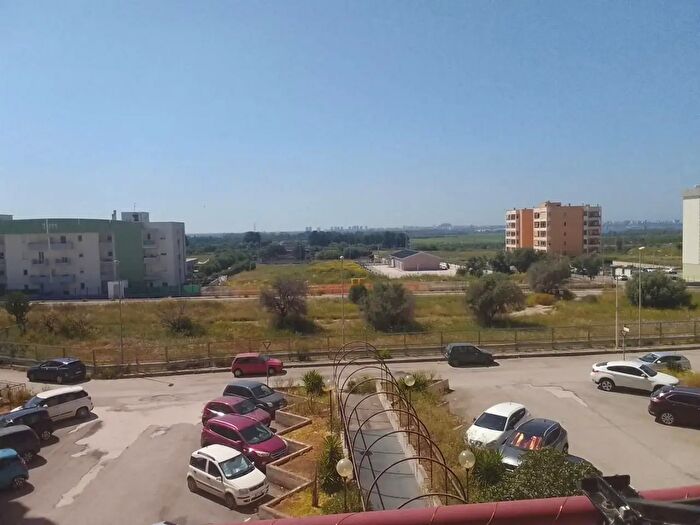 Appartamento quadrilocale in vendita in Piazza GBTedesco, Taranto