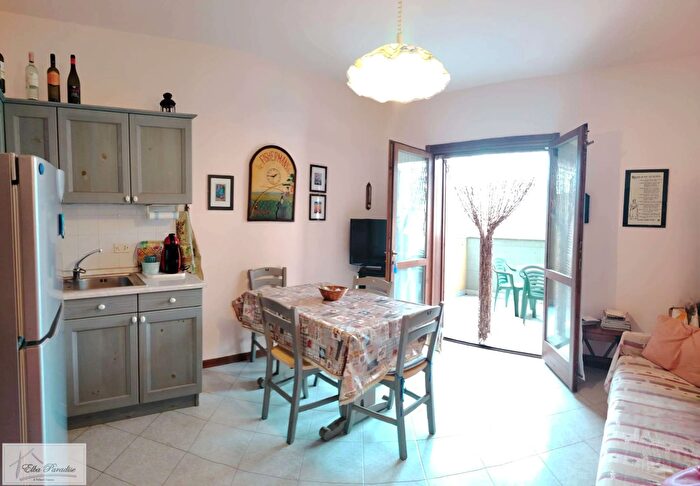 Appartamento trilocale in vendita in Via Kennedy Snc, Porto Azzurro