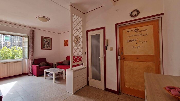 Appartamento con 6 locali in vendita in Via Leonardo da Vinci, Viterbo