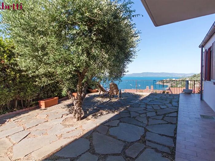 Appartamento con 5 locali in vendita in Via del Perale, Monte Argentario