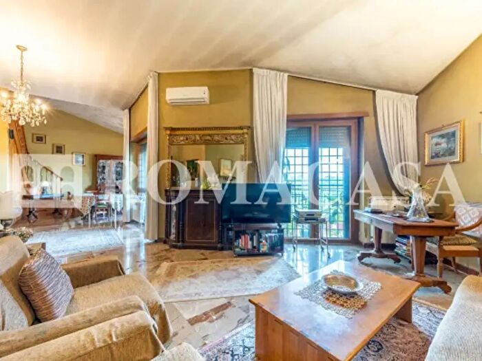 Appartamento con 5 locali in vendita in Via Giulio Aristide Sartorio, Roma