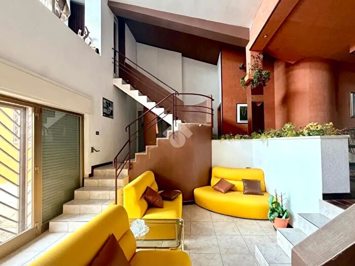 Casa con 7 locali in vendita in Via Pianetto, Cerisano