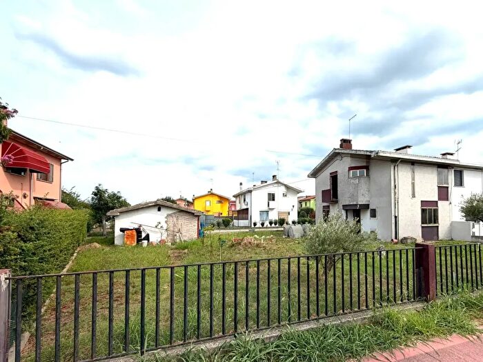Casa con 6 locali in vendita in Via Regina Margherita, Cavarzere