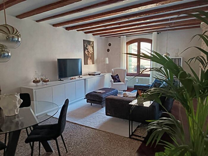 Appartamento quadrilocale in affitto in Piazza del Grano Burchiellati, Treviso