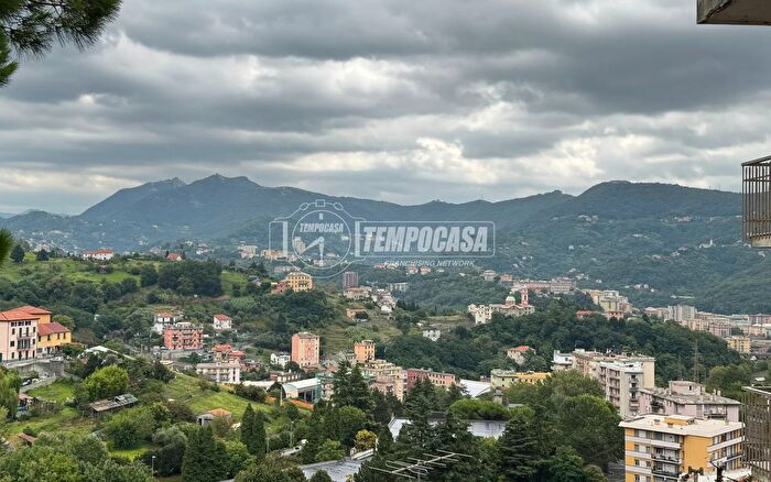 Appartamento con 5 locali in vendita in Genova