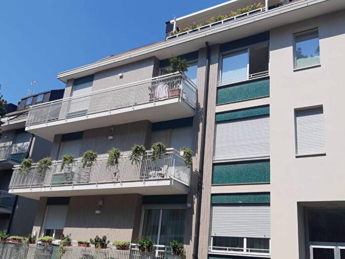 Appartamento trilocale in affitto in Via Orio Vergani, Maggiolina, Milano
