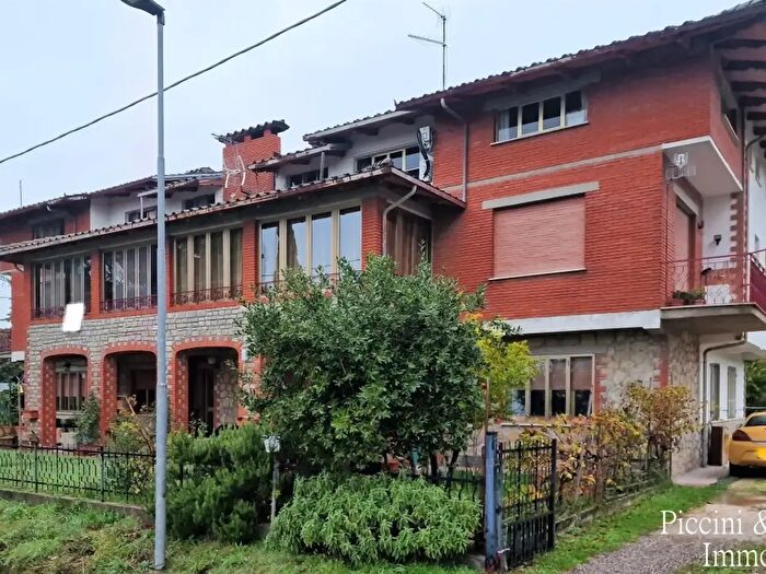 Appartamento con 5 locali in vendita in Località Gosparini, Lisciano Niccone