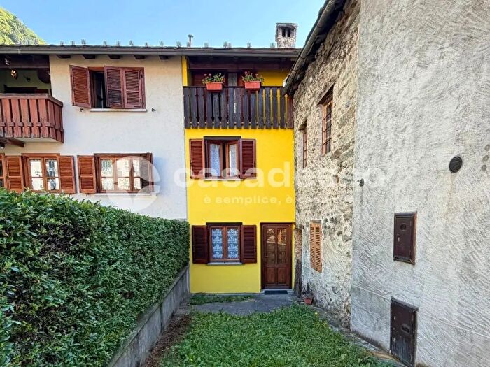 Casa con 10 locali in vendita in Via Degiuliani, Scopello