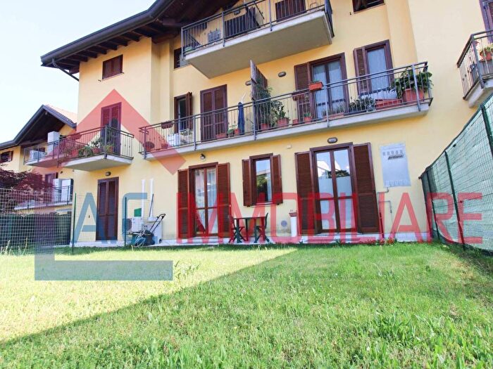 Appartamento bilocale in affitto in Via Piave, Centro, Sesto Calende