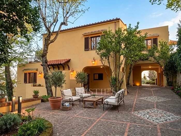Casa con 16 locali in vendita in Via Le Tore, Sorrento