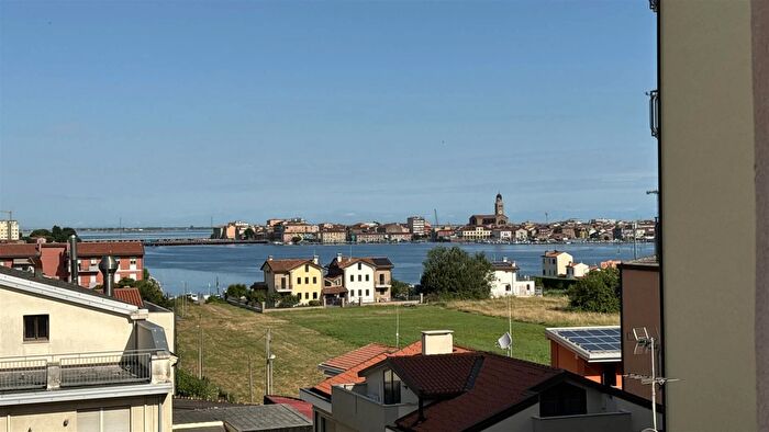 Appartamento quadrilocale in affitto in Campo Muneghette Chioggia Ve, Chioggia