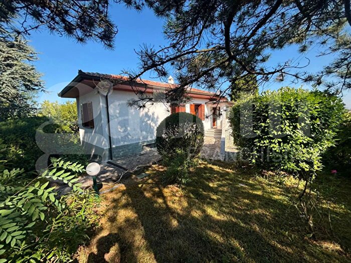 Casa con 7 locali in vendita in Montelungo, Colli Verdi