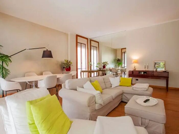 Appartamento con 5 locali in vendita in Via San Senatore, Milano